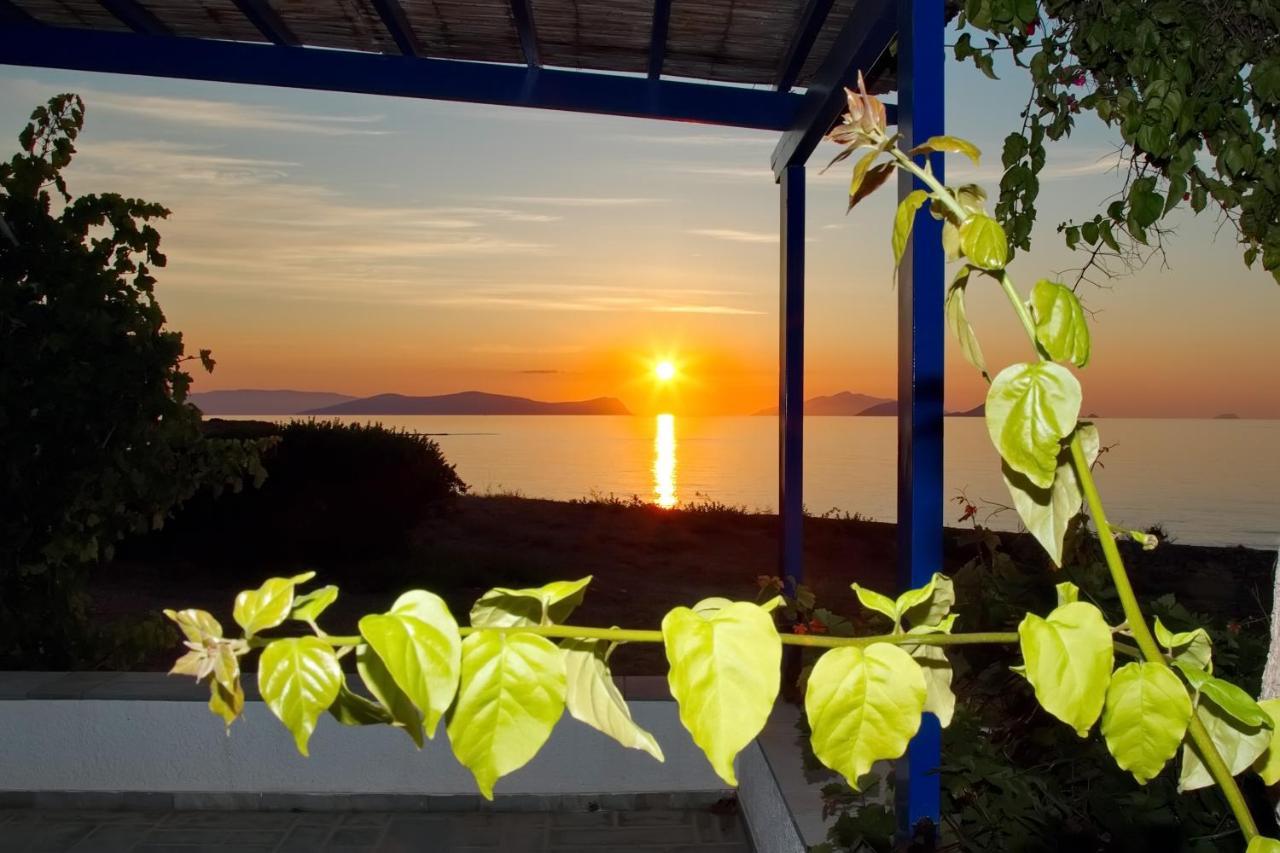 Aroura Homes 4Br Beachfront Villa Spétses Eksteriør billede