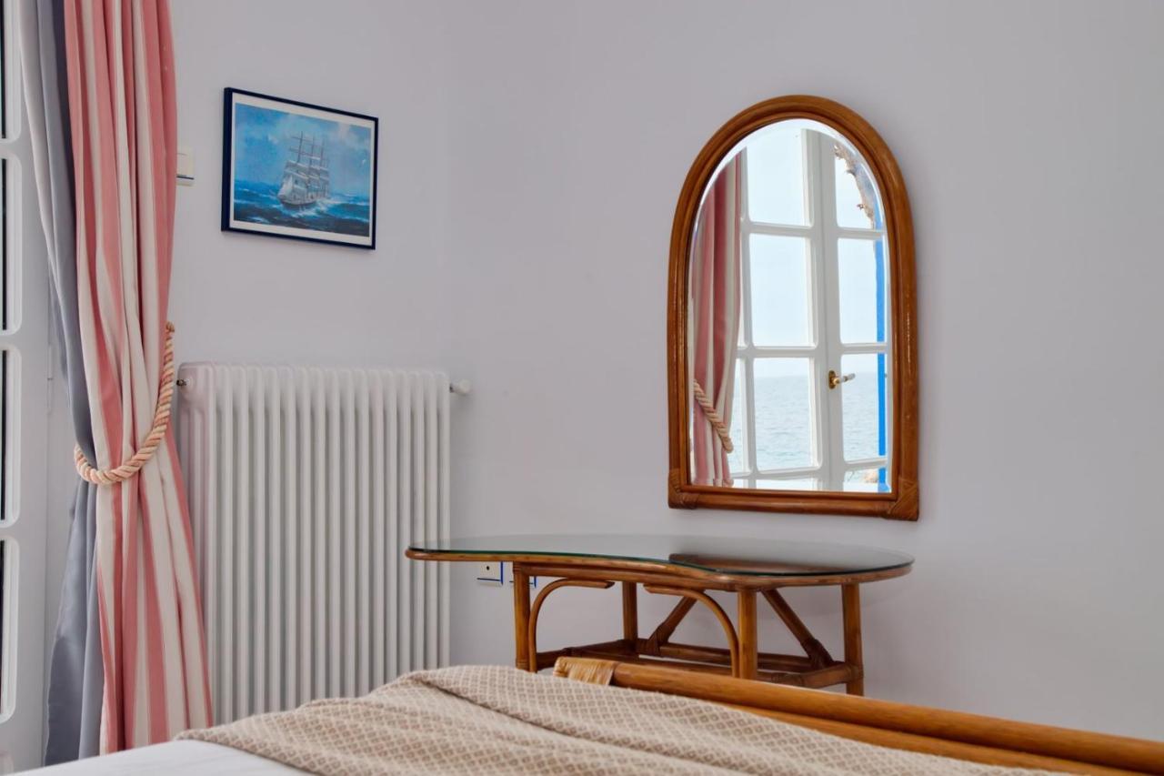 Aroura Homes 4Br Beachfront Villa Spétses Eksteriør billede