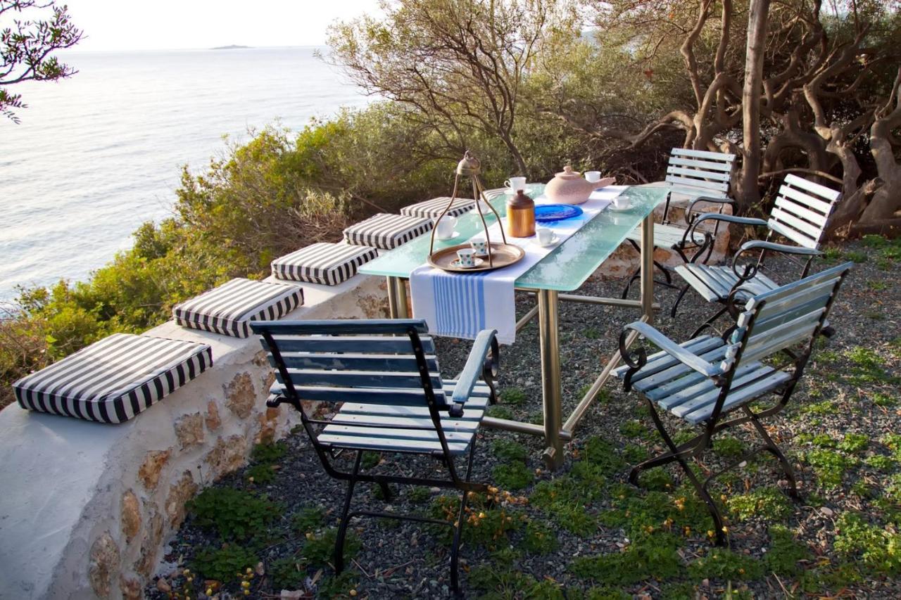 Aroura Homes 4Br Beachfront Villa Spétses Eksteriør billede