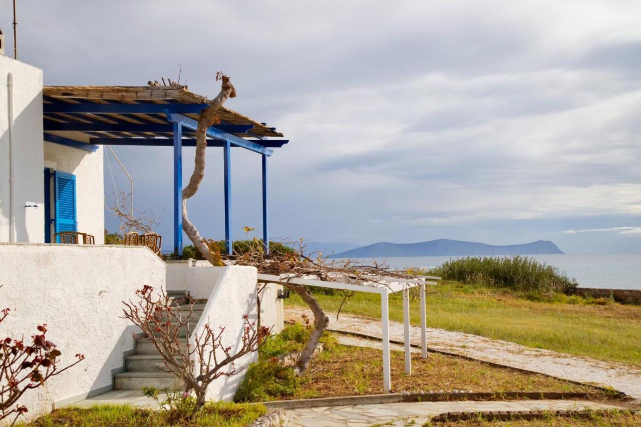 Aroura Homes 4Br Beachfront Villa Spétses Eksteriør billede