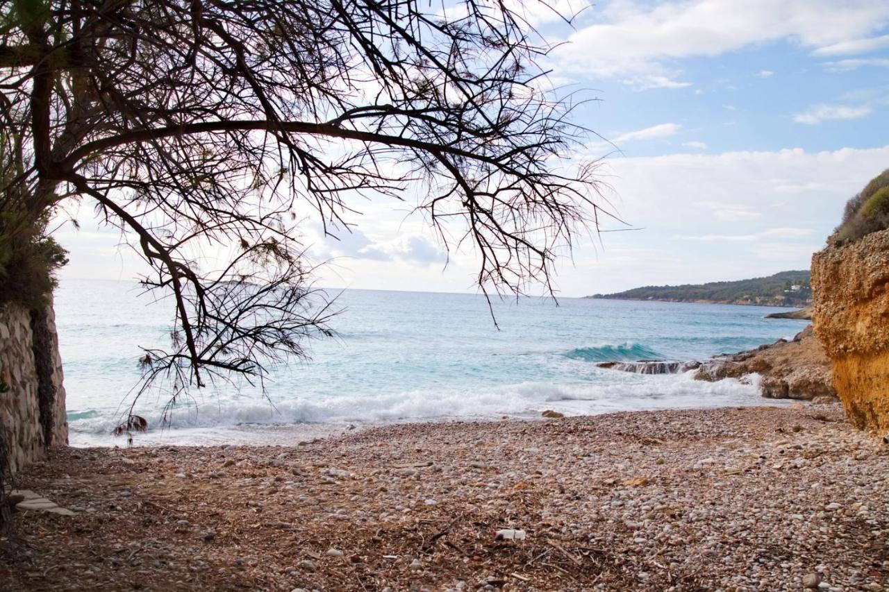 Aroura Homes 4Br Beachfront Villa Spétses Eksteriør billede