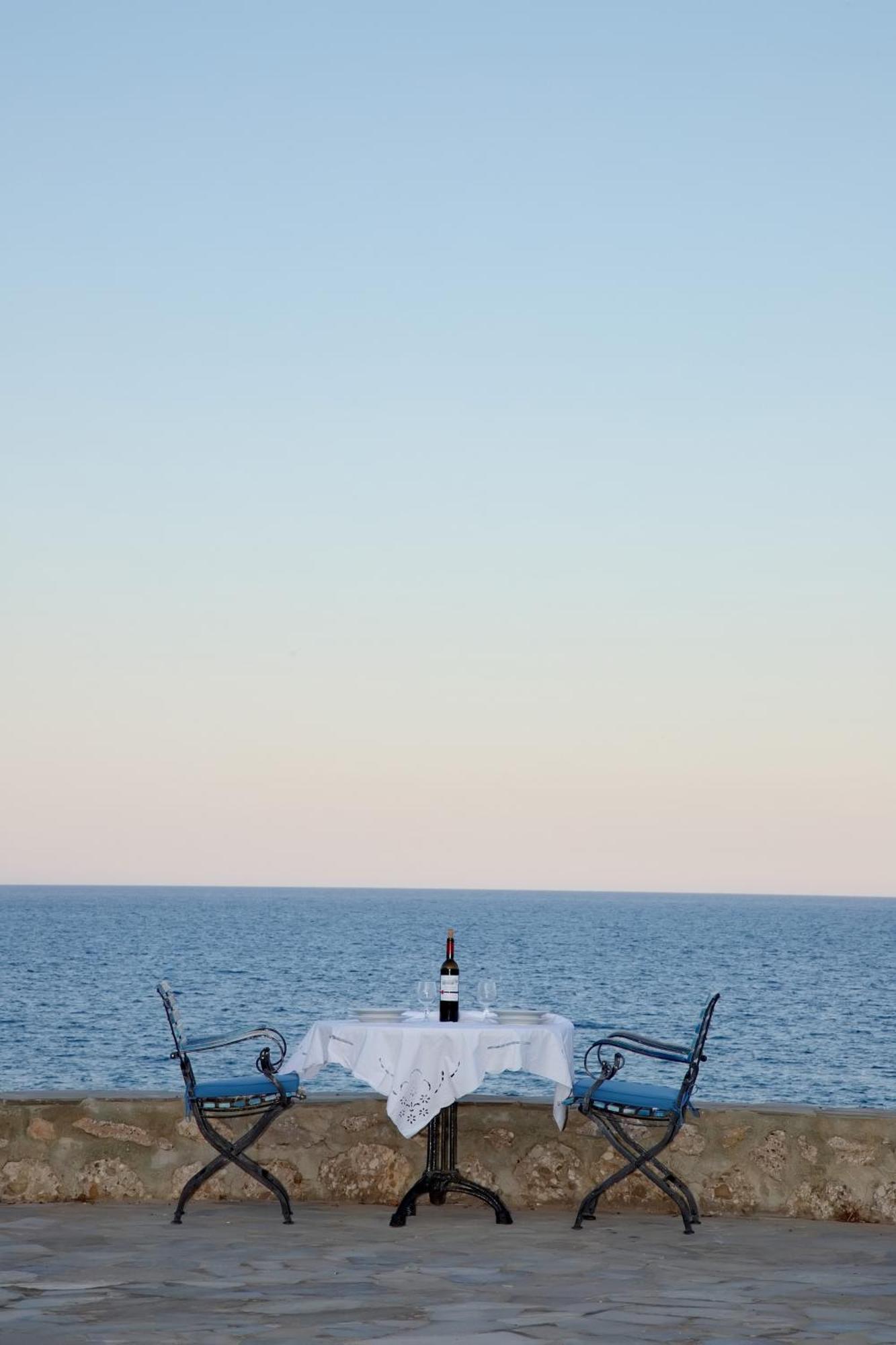 Aroura Homes 4Br Beachfront Villa Spétses Eksteriør billede